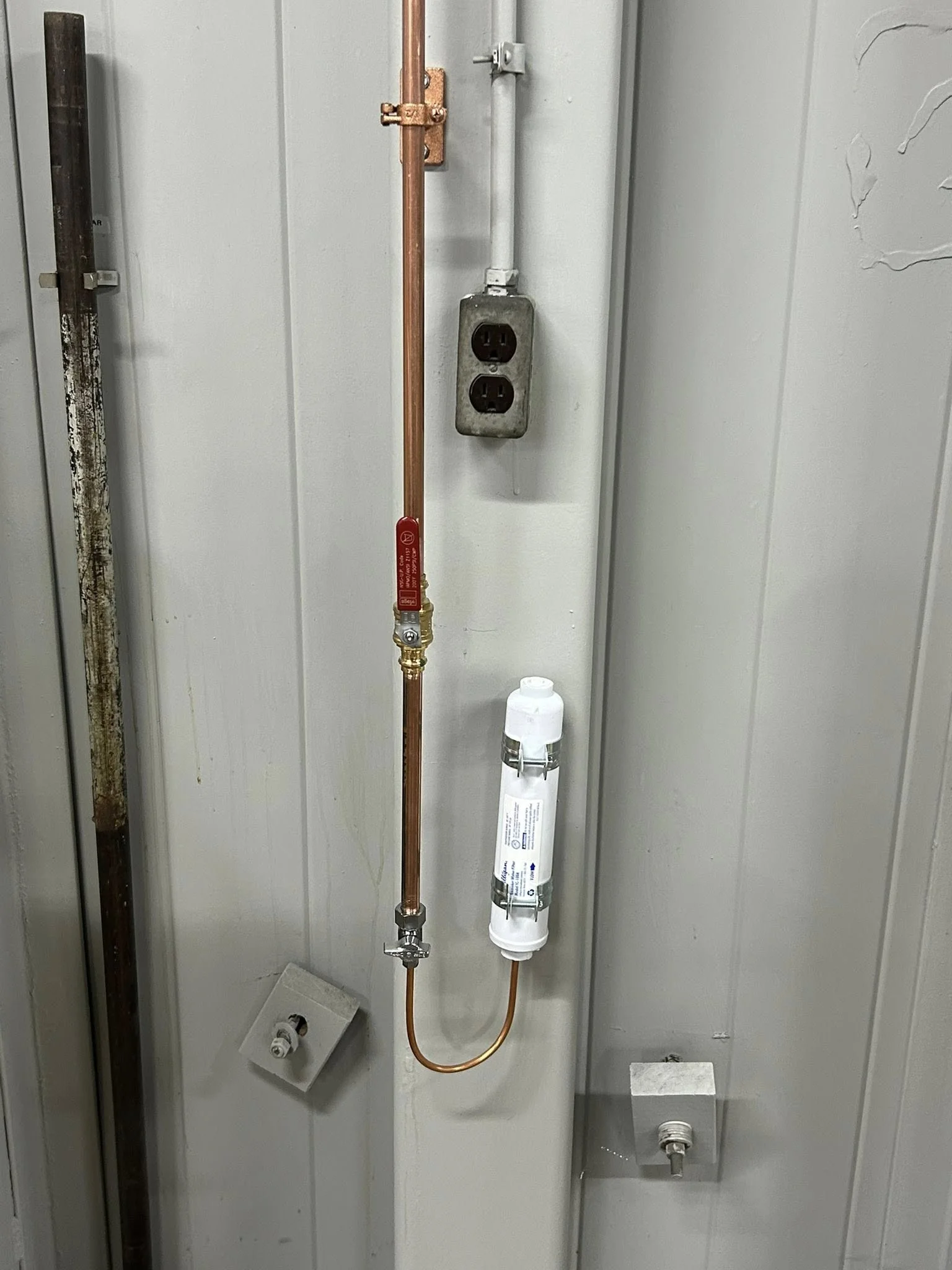 Supply line work with shutoff valve and inline filter